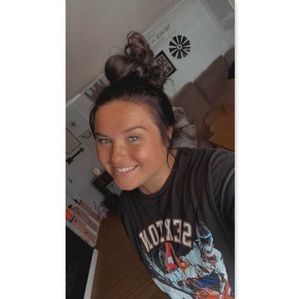 Meet your Posher, Caroline